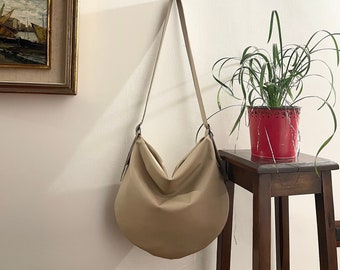 Weiche Ledertasche, Handtasche aus Leder, Lederhandtasche, Crossbody-Tasche Damen, Leder-Hobo-Tasche, Lederfrauentasche, Beige Ledertasche