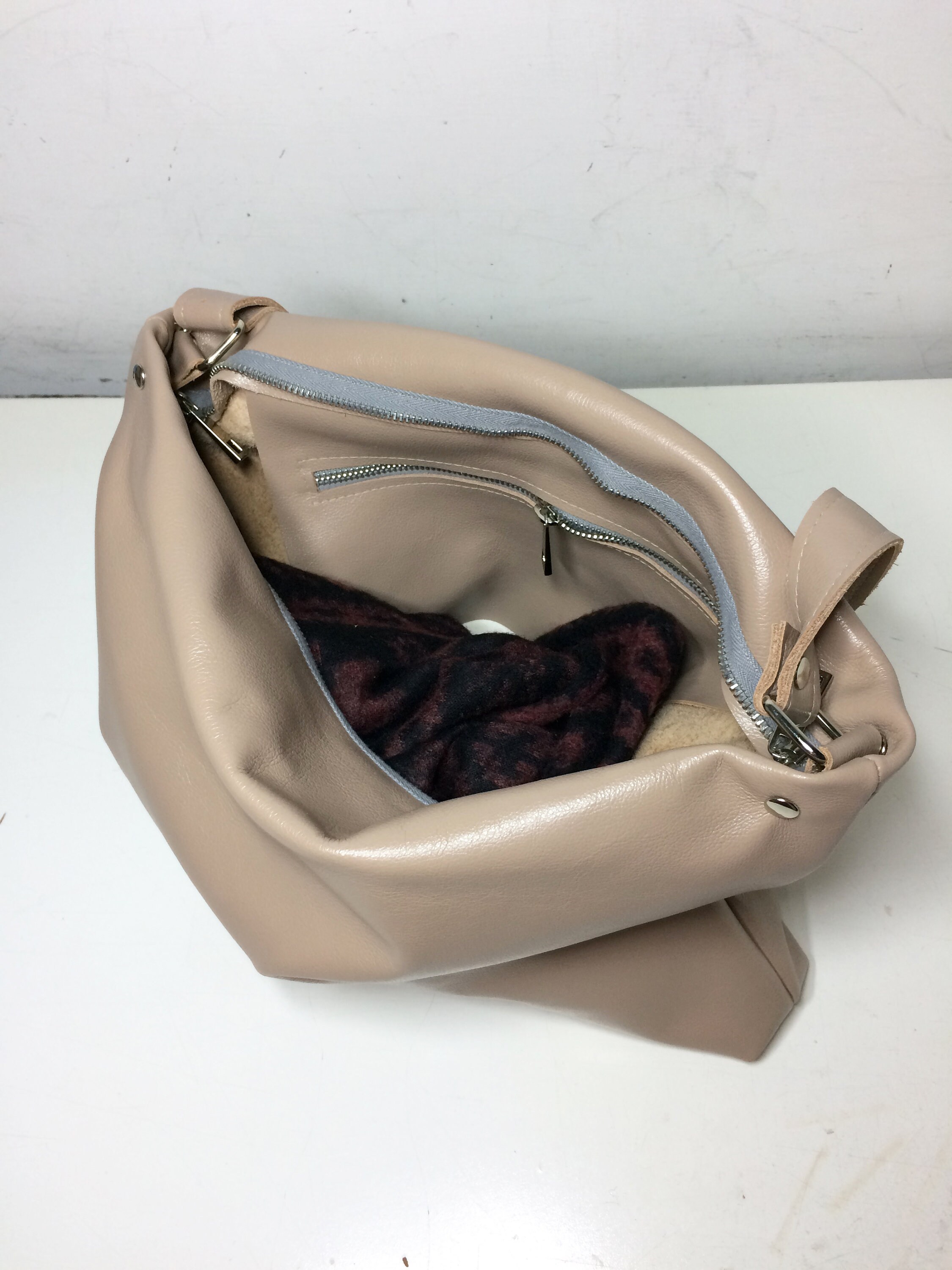 Soft Leather Tote Bag In Beige And Brown