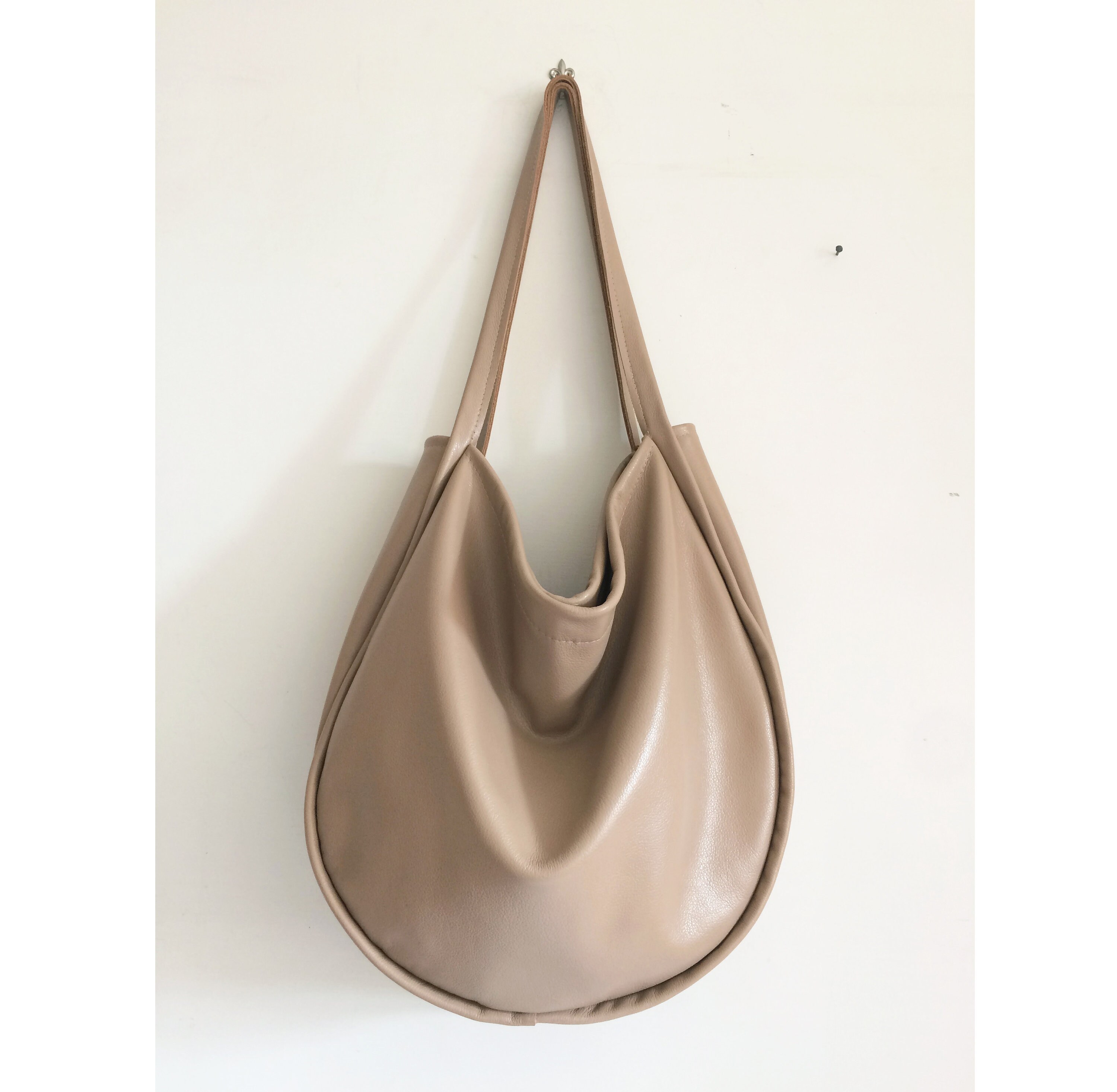Beige leather hobo bag deals