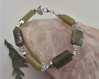 Jade Bracelet, olive new Jade, serpentine, natural stone, attraction stone, Taurus, Pisces, Greenstone, Gift for mom, Christmas Gift