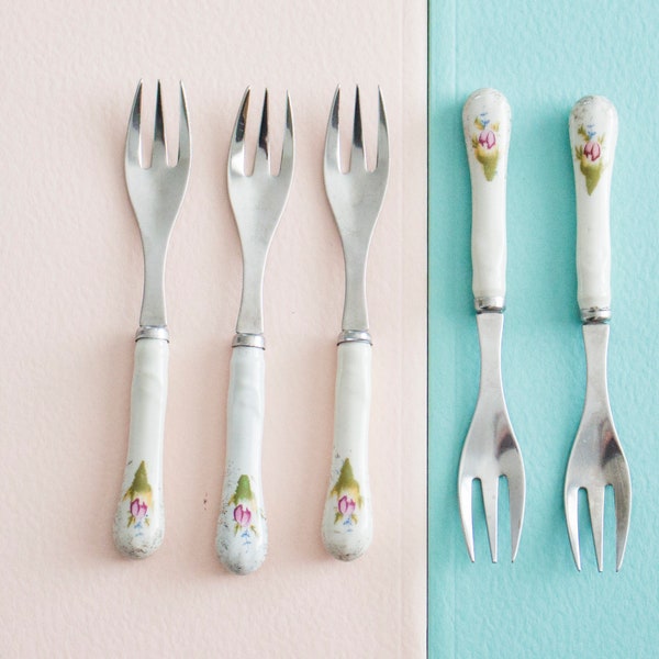 Vintage Set of 5 floral cake forks, Melamine Dessert Forks, Shabby Chic Table Decor, Cake Forks Flowers, Shabby Dessert Forks, Chic Cutlery