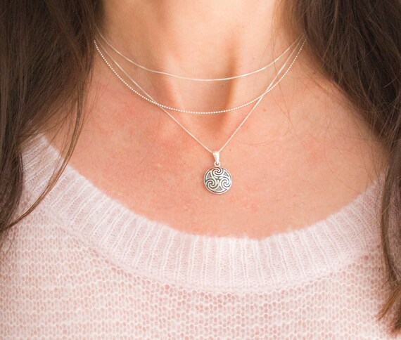 Boden dainty disc necklace best sale