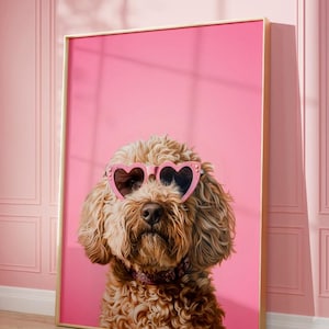 Rosa Goldendoodle Print, Funky Poster, Preppy Art, Goldendoodle Hund, süßes rosa Dekor, Hundedruck, Kinderzimmer, Doodle Dog Druck