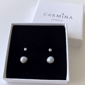 Tiny Pearl earrings, grey pearl earrings, tiny Pearl studs, white Pearl studs, pearl studs, pearl earrings