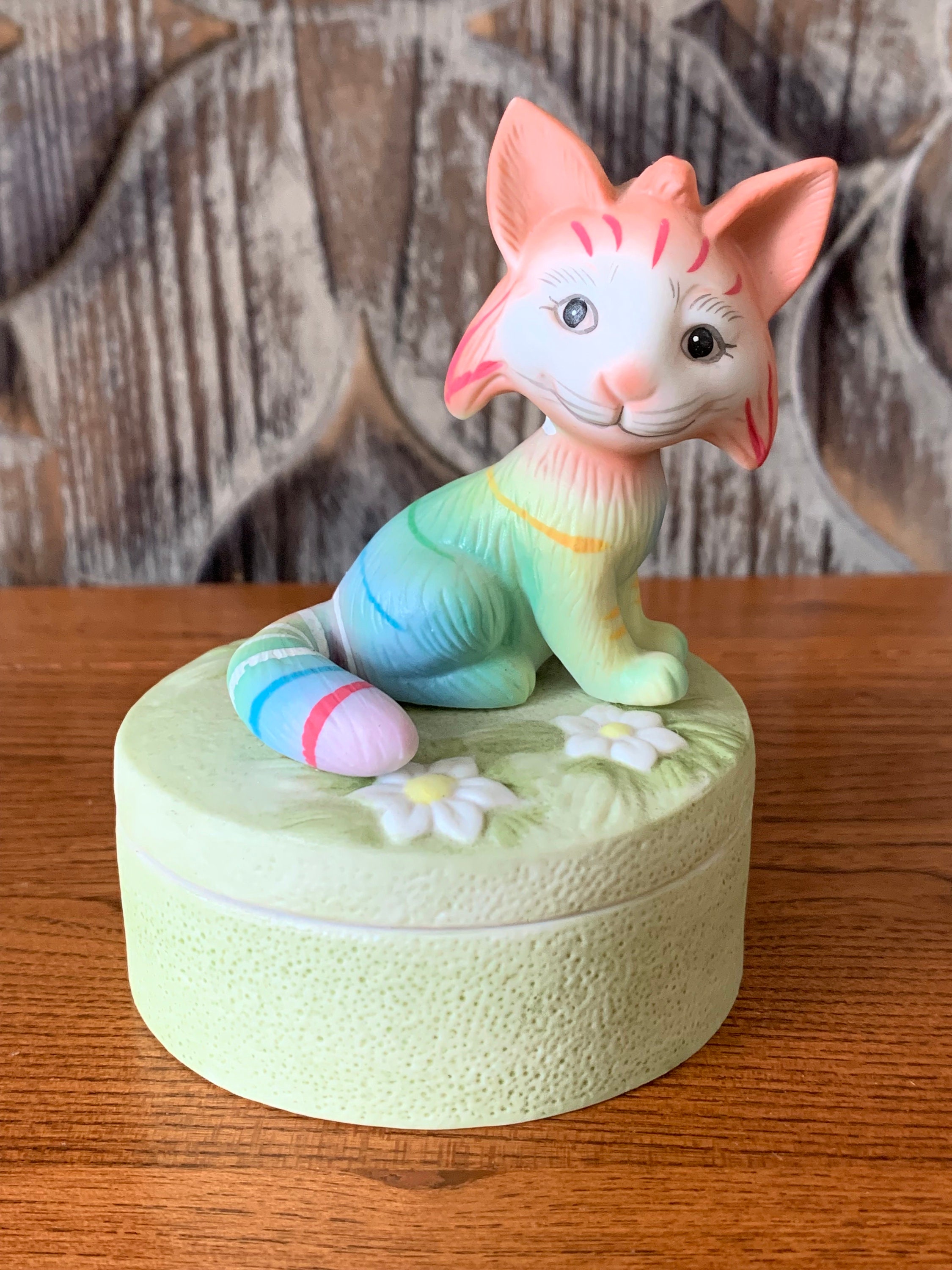 Vintage Jody Bergsma Rainbow Cat Trinket Box: Wizard of Oz Bisque