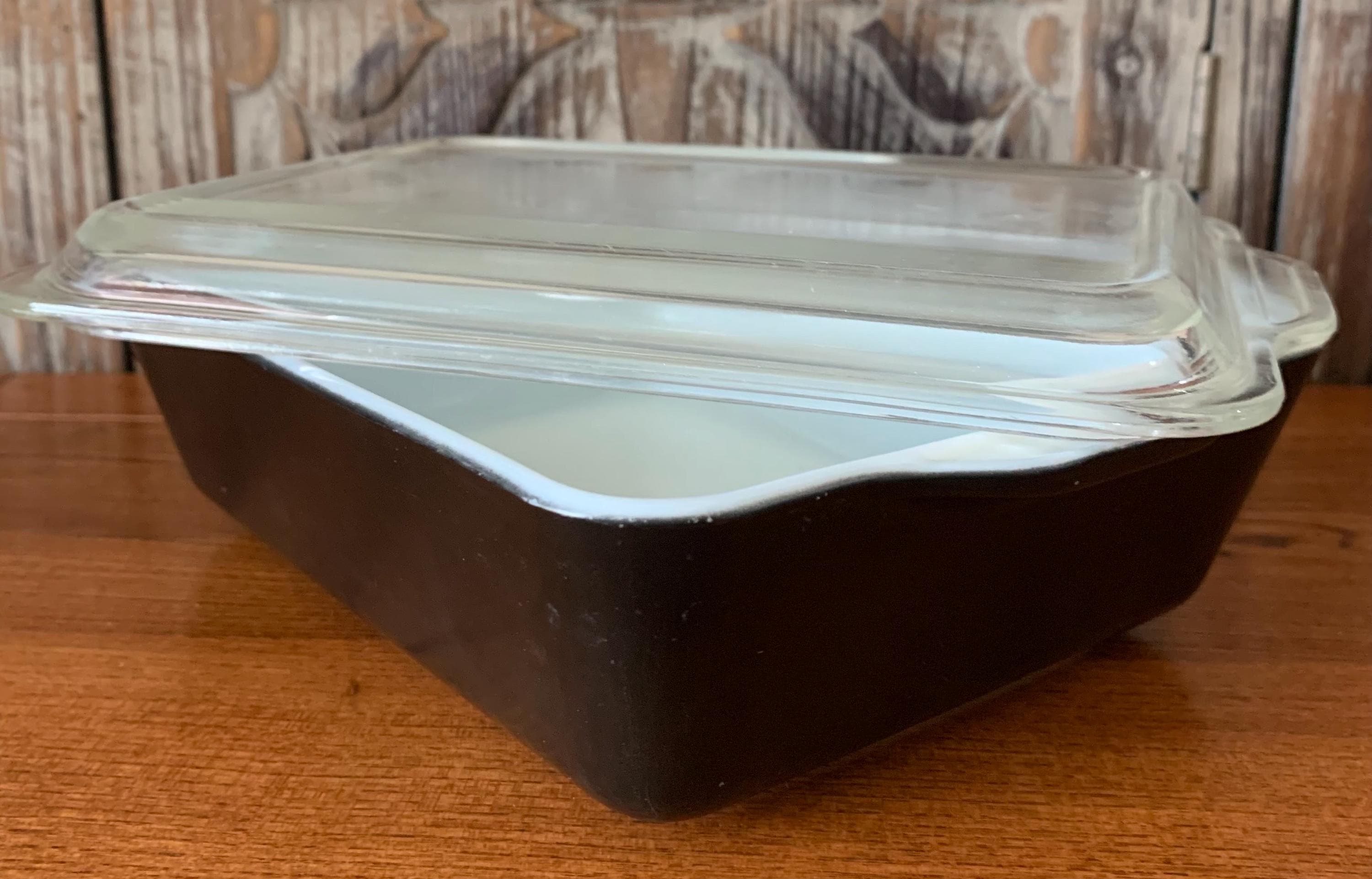 Vintage Pyrex Starline Series Refrigerator Dish, Rodney Kent Lid