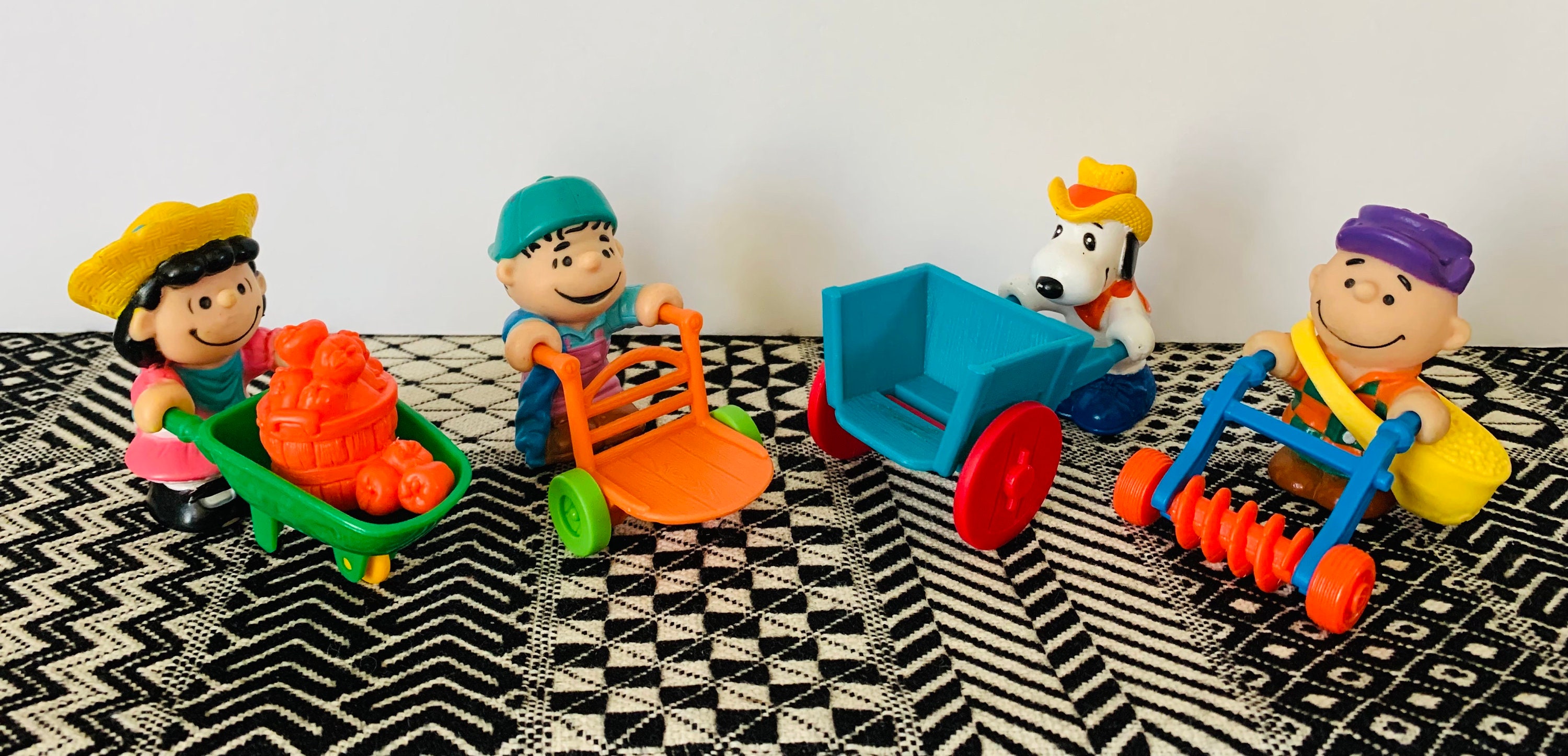 Vintage 1989 Peanuts/charlie Brown Farm Kids Mcdonalds Happy Meal