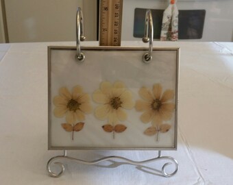 vintage recipe holder / photo album on metal ring stand w/ dried flowers in glass cover - pictures recipes storage cookware bakeware antique