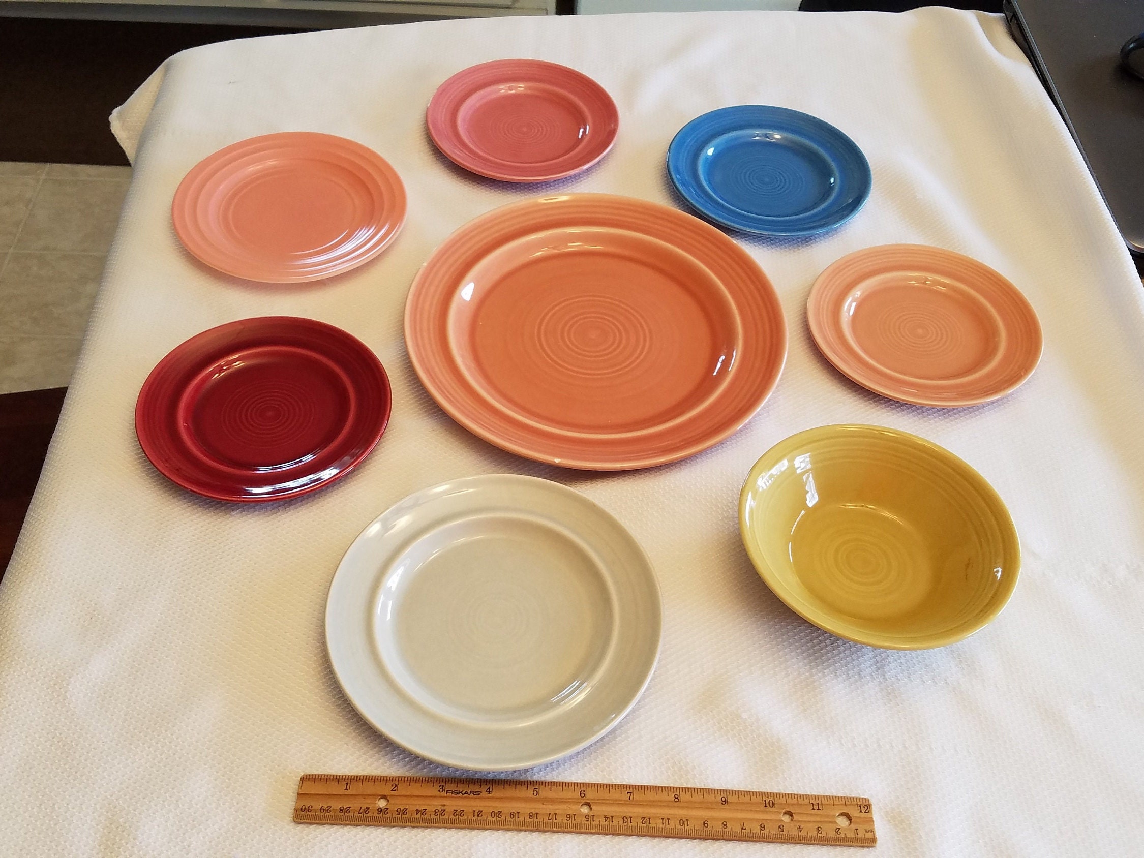 Metlox California Pottery Solid Colored Pottery Lot of 4 Colorful Bbq Grill  Plates/Divided Plates
