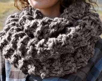 Outlander cowl: Knitting pattern for Claire's chunky scarf