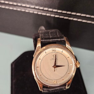 Omega watch mint dial 1950s two Tone, Rose Gold and stainless. Watch keeps good time see timegrapher picture image 3