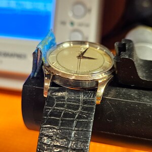 Omega watch mint dial 1950s two Tone, Rose Gold and stainless. Watch keeps good time see timegrapher picture image 6