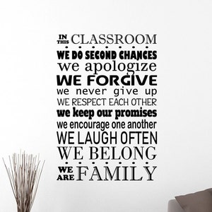 En este aula, calcomanía de vinilo para pared, regalo para maestro, estudio, educación, reglas de clase, citas inspiradoras, arte de pared, decoración escolar, letrero para puerta 4qz