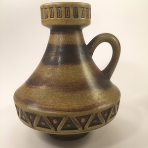 Ilkra vintage vase 2026-18, earthly colours and graphic form from Germany