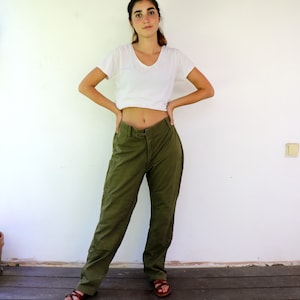 Vintage 1980s Military Cargo Pants – Boho Green Army Field Slouchy Painters streetwear // O.S