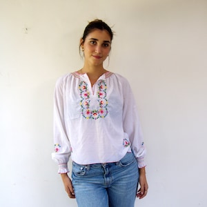 Vintage 70s Hungarian Embroidered Blouse, White Floral Peasant Folk Top Boho Hippie Romanian Style // S/M