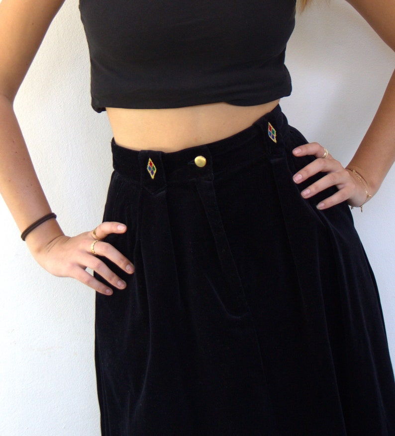 Country Casuals Velvet Skirt, Vintage 80s Boho Hippie Black Embroidered High Waist Maxi Formal Evening Gothic Hippy 90s // SIZE 8 // XS / S image 4