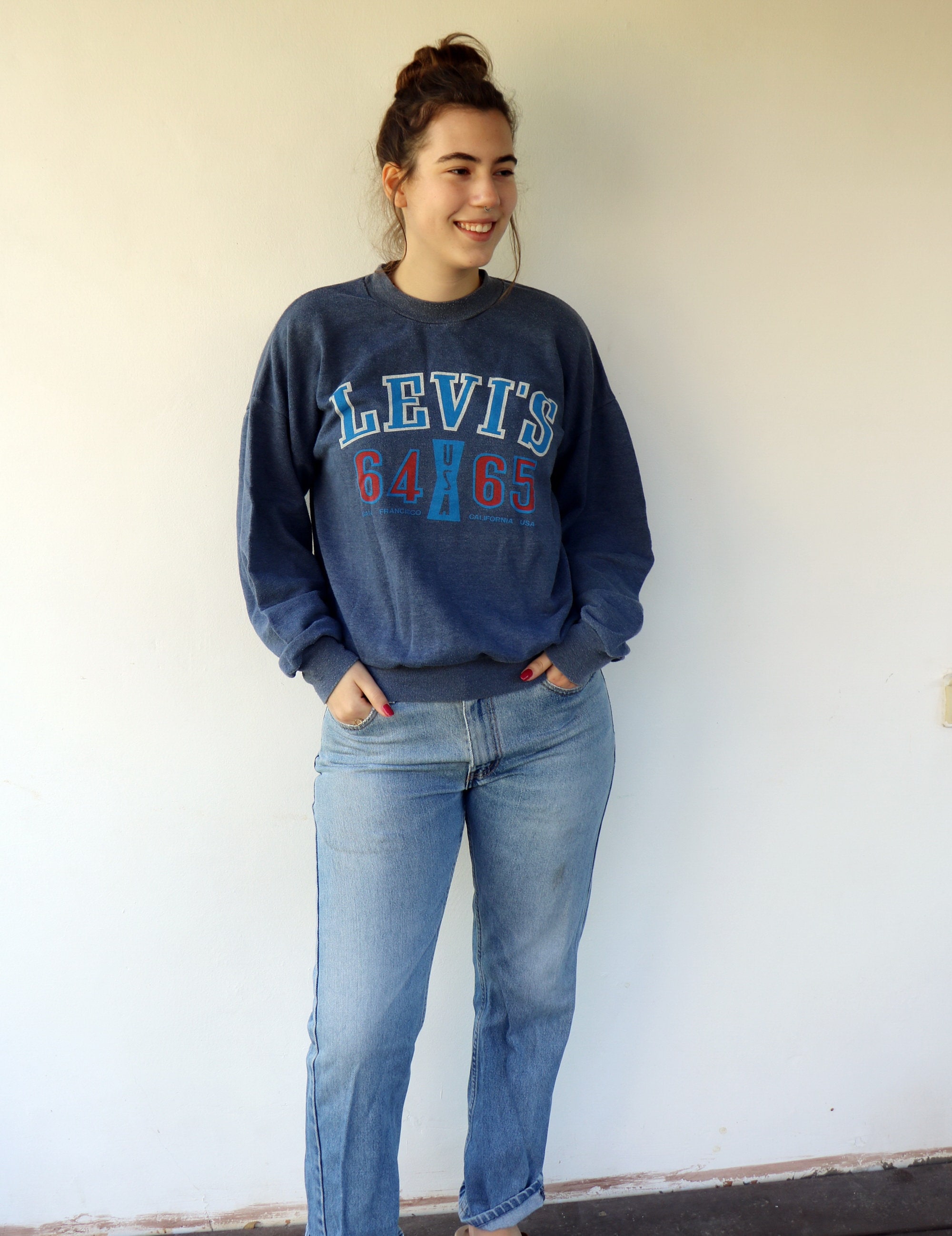 LEVI'S スウェットシャツ、ヴィンテージ ブルー フェード ロゴ