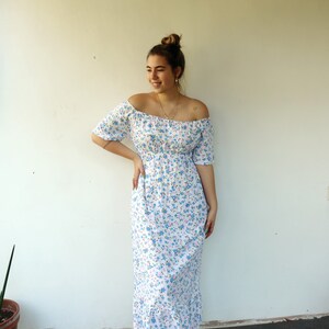 Cottagecore Prairie Dress, Vintage 70s 1970s Boho Hippy Off The Shoulder Floral White Blue Pink Maxi Empire Waist Dress Hippie Cotton // M/L image 4