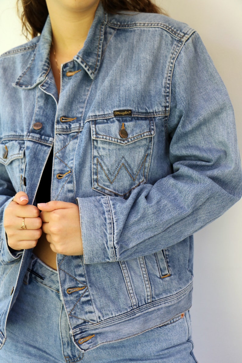 Wrangler Denim Jacket Vintage 70s 80s Boho Hippy Western Country Jean jeans Jacket Hippie Hipster Blue Shirt Top 1970s M