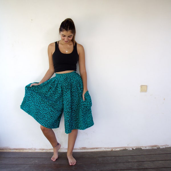 Jupe-culotte taille haute, vintage des années 80 imprimé guépard vert Turquoise jupe-pantalon Boho hippie jupe-culotte large jambe Palazzo Shorts des années 1980// XS/S