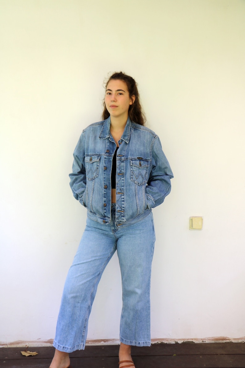 Wrangler Denim Jacket Vintage 70s 80s Boho Hippy Western Country Jean jeans Jacket Hippie Hipster Blue Shirt Top 1970s M