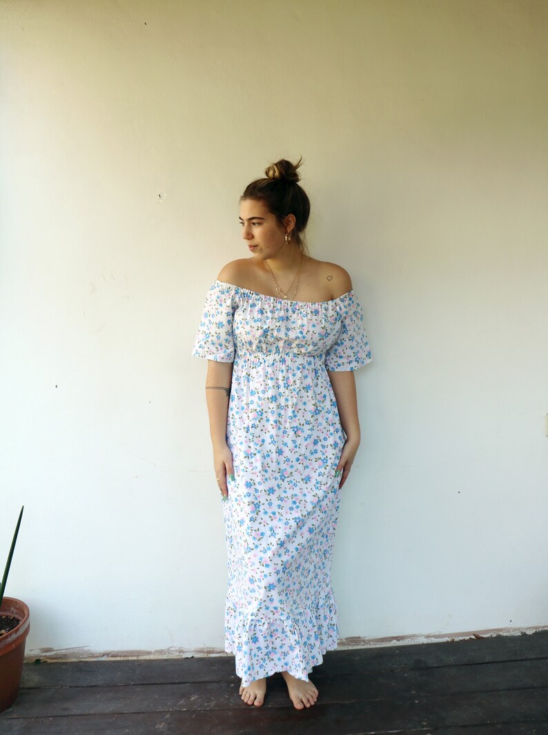 Cottagecore Prairie Dress, Vintage 70s 1970s Boho Hippy Off The Shoulder Floral White Blue Pink Maxi Empire Waist Dress Hippie Cotton // M/L image 2