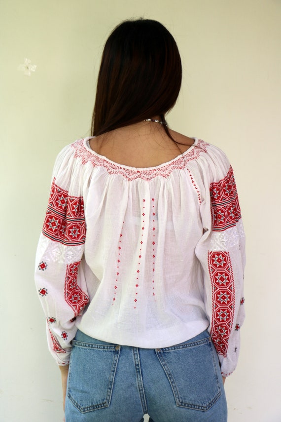 Romanian Blouse, Vintage 60s Hand Embroidered whi… - image 8