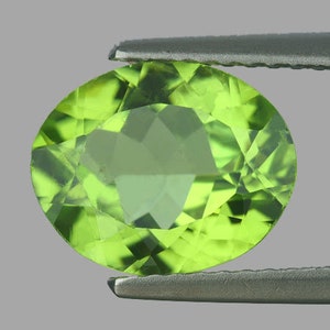 10x8 mm Oval Natural Green Peridot {Flawless-VVS}, Natural Loose Gemstone for Jewelry