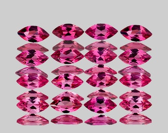 Puede incluir: Una colección de 18 piedras preciosas de forma marquesa rosa dispuestas en una cuadrícula. Las piedras preciosas están facetadas y tienen un brillo brillante.