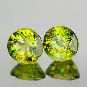 3.30 mm 2 pieces Round AAA Rainbow Sparkles Natural Green Demantoid Garnet {VVS}