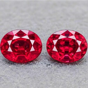 4,5 x 3,5 mm, 2 piezas, ovalado, AAA, rojo intenso, rubí natural {VVS}
