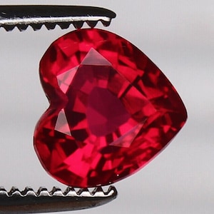 7.00 mm { 2.22 cts } Heart Cut AAA Fire Intense Red Mozambique Ruby Natural ( VVS Clarity )