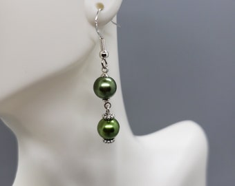 Pearl Earrings, Green Earrings, Glass Pearl Earrings, Bridesmaid Gift, Wedding Earrings, Dangle Earrings, Gift For Her