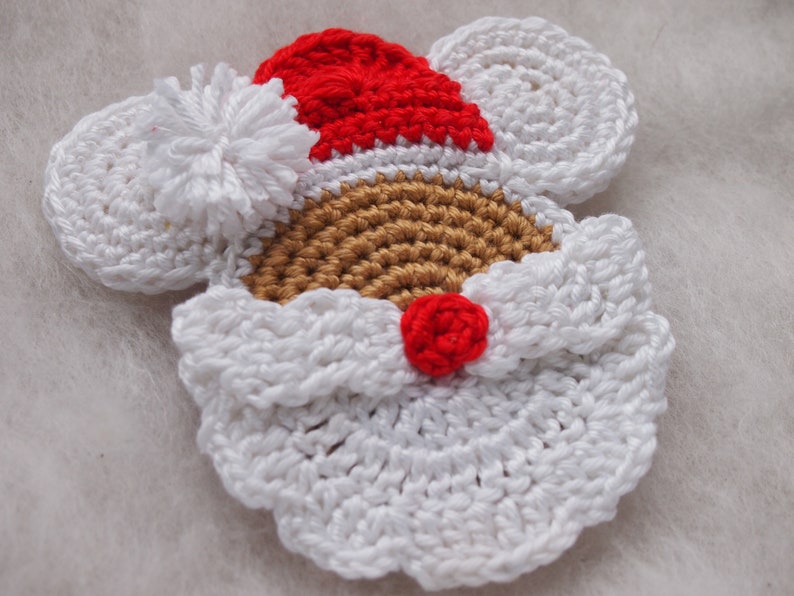 Christmas Mouse crochet pattern, Mouse Santa Claus, Mrs Santa Claus, the Grinch image 9