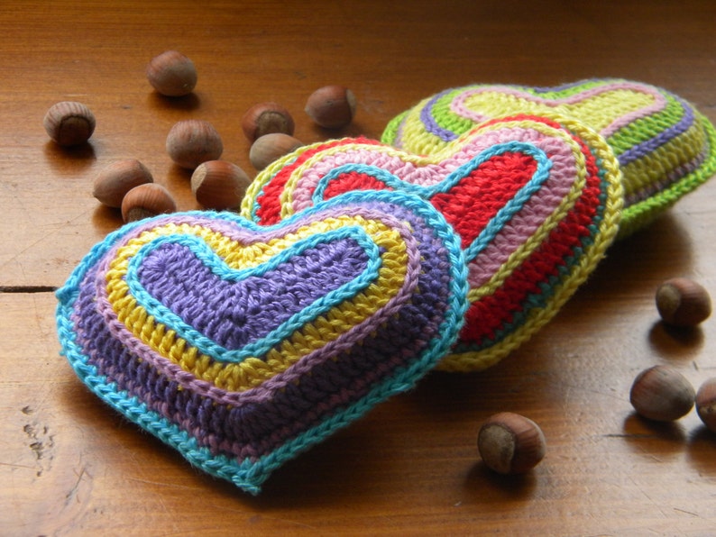 crochet pattern heart amigurumi, crochet heart pattern, pattern crochet heart, yellow, pink, red, blue, purple, green, white image 2