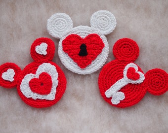 Valentine Mouse crochet pattern -2, Enamored Mouse, valentine decorations