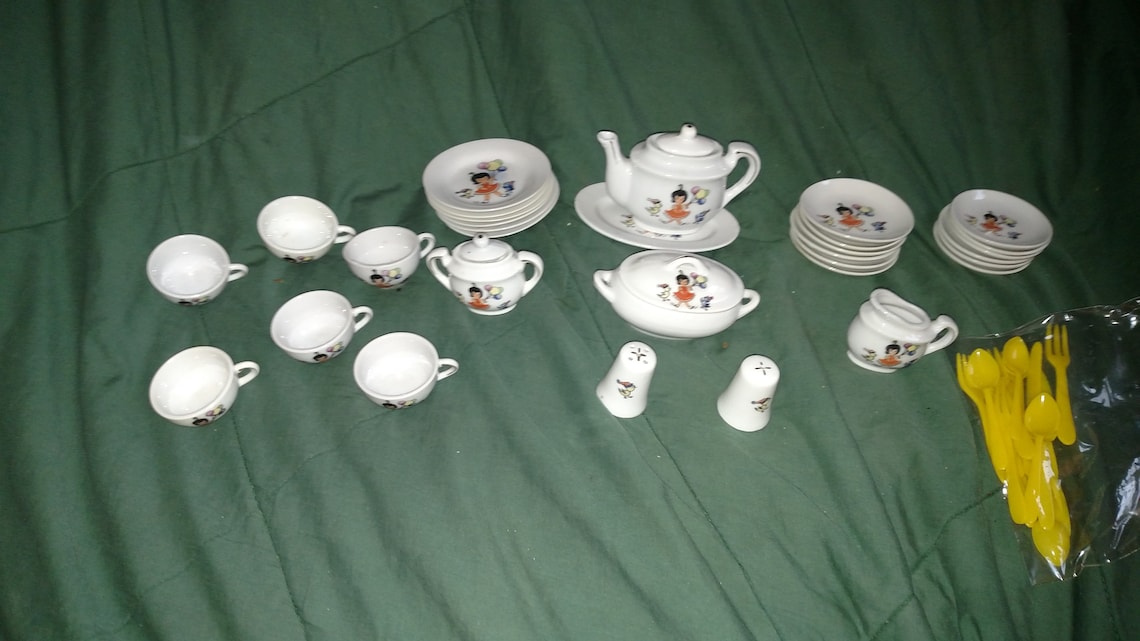 Vintage 1950's 31 pcs Childs china tea / dinner set set Etsy