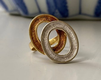 Vintage 18k white and yellow gold double oval abstract ring