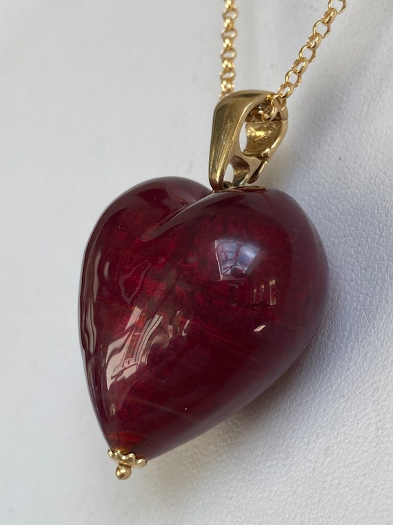 Vintage 9k gold and red foiled glass heart neckla… - image 9