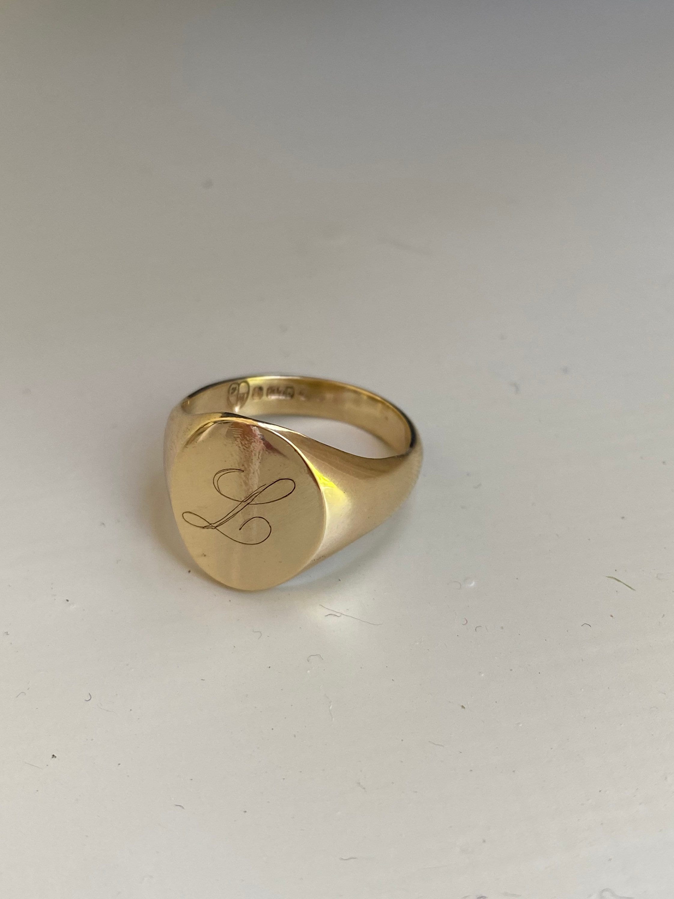 Authenticated used Louis Vuitton Louis Vuitton Signet Ring Monogram Ring/Ring M80191 Notation Size L Metal Gold, Men's, Size: Large, Grey Type