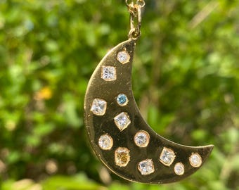 Vintage 18k gold and diamond encrusted crescent moon necklace