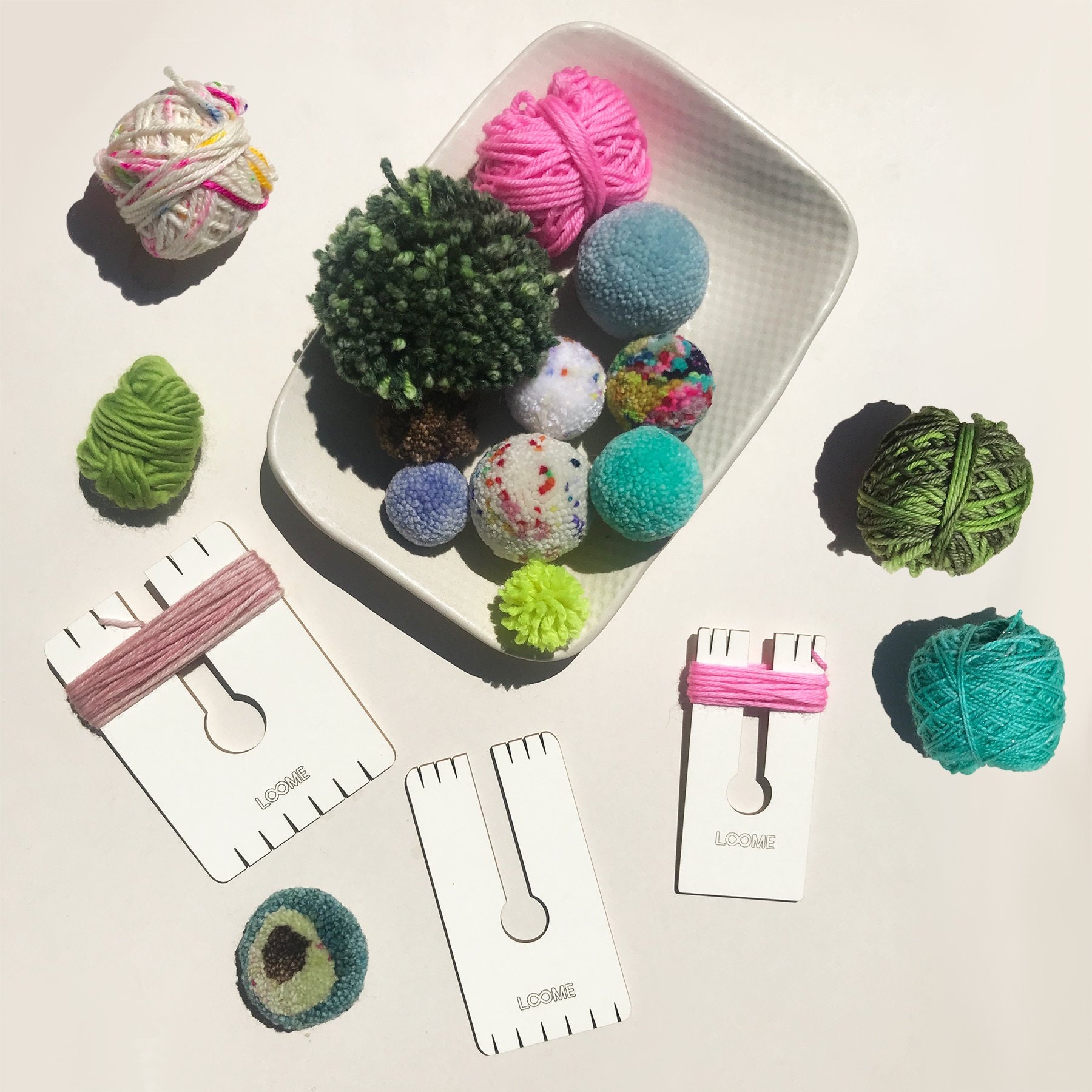 LLAMALLOOMA Pompom Maker