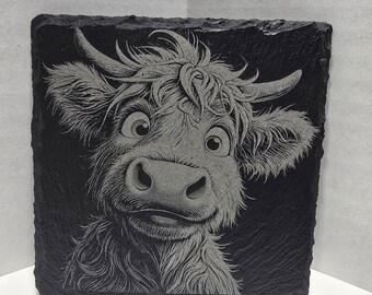 Colección de posavasos de pizarra con grabado de adorables vacas de las Tierras Altas