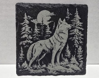 Posavasos de pizarra grabados con láser de Midnight Wolf