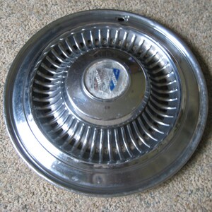 Buick LeSabre 1964 15 Inch Hub Cap.