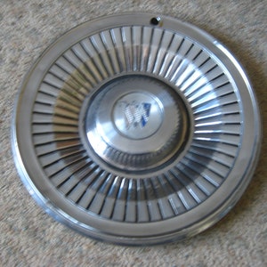 Buick Estate Wagon LeSabre 1977-79 55 Slot Hub Cap.