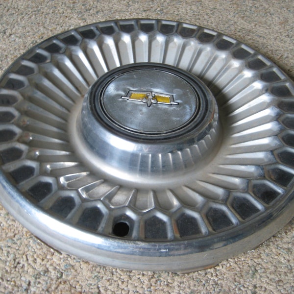 Chevy Caprice 1977-80 Honey Comb 15 Inch Hubcap.