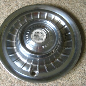 Cadillac Motor Car Hub Cap DeVille Fleetwood 1958 16 1/2 inch 
