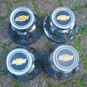 Chevy Blazer 1500 Wheel Center Rim Cap / Cover 5 Lug.  Set of  (4).